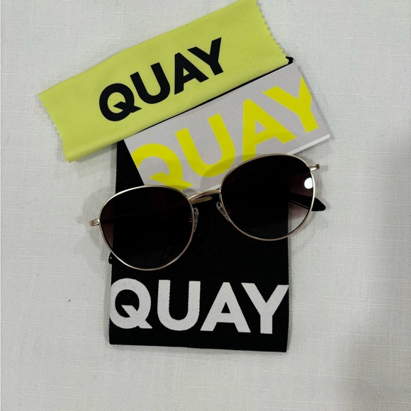 Quay Australia Sunglasses “Loop Me In” main image 6